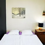Looming Hostel