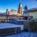 Looming Hostel