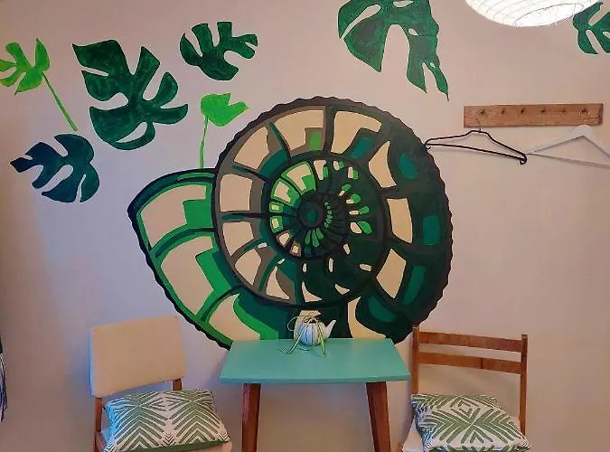 بيت شباب Looming