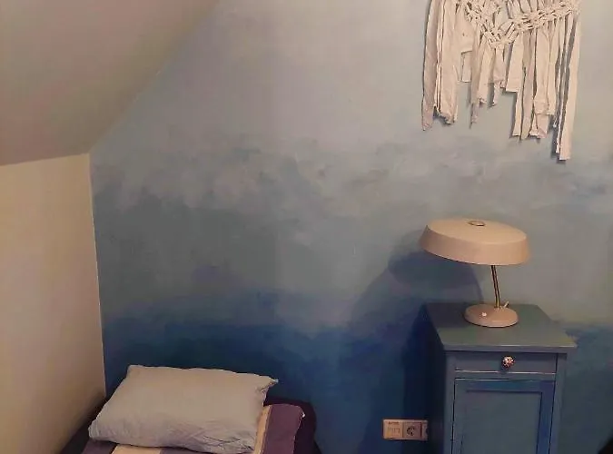 بيت شباب Looming